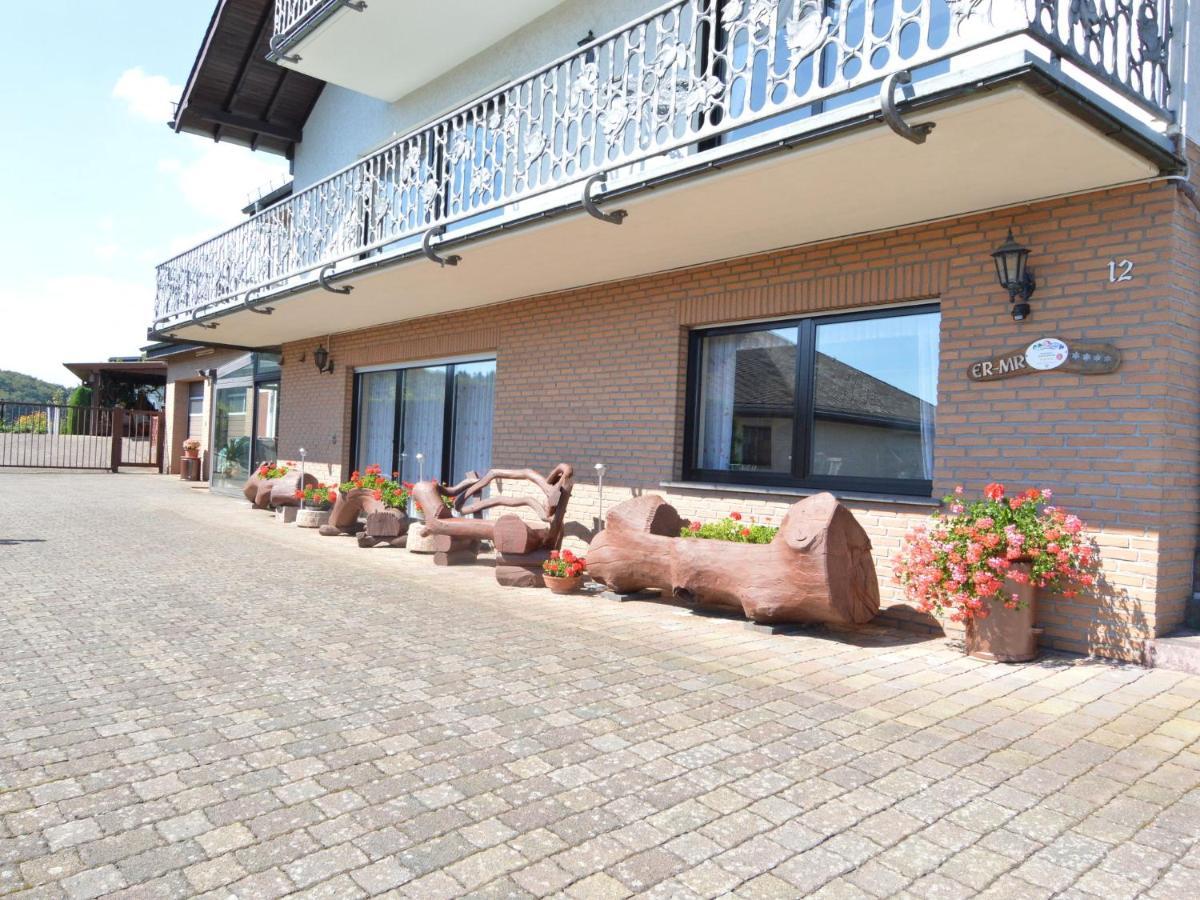 Apartment In Eifel With Children S Playground Lirstal Eksteriør billede