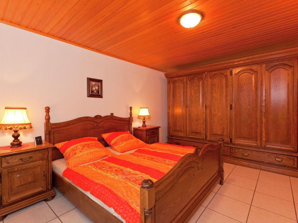 Apartment In Eifel With Children S Playground Lirstal Eksteriør billede